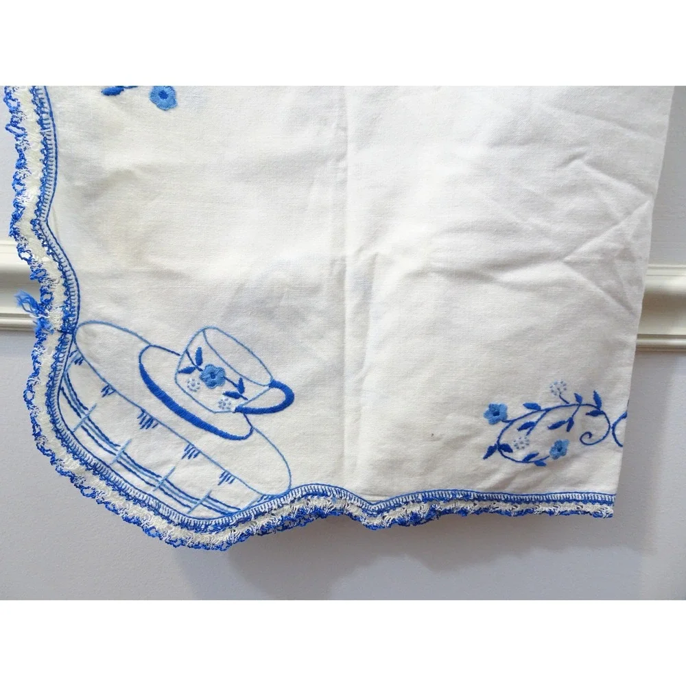 VTG White Linen Tablecloth Blue Teapot Floral Embroidery Crochet Trim Cottage